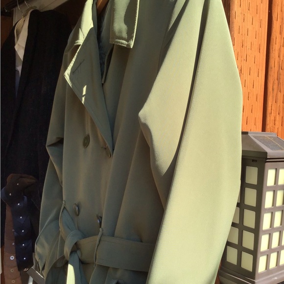 I Madison Short Trench Coat - Picture 2 of 4